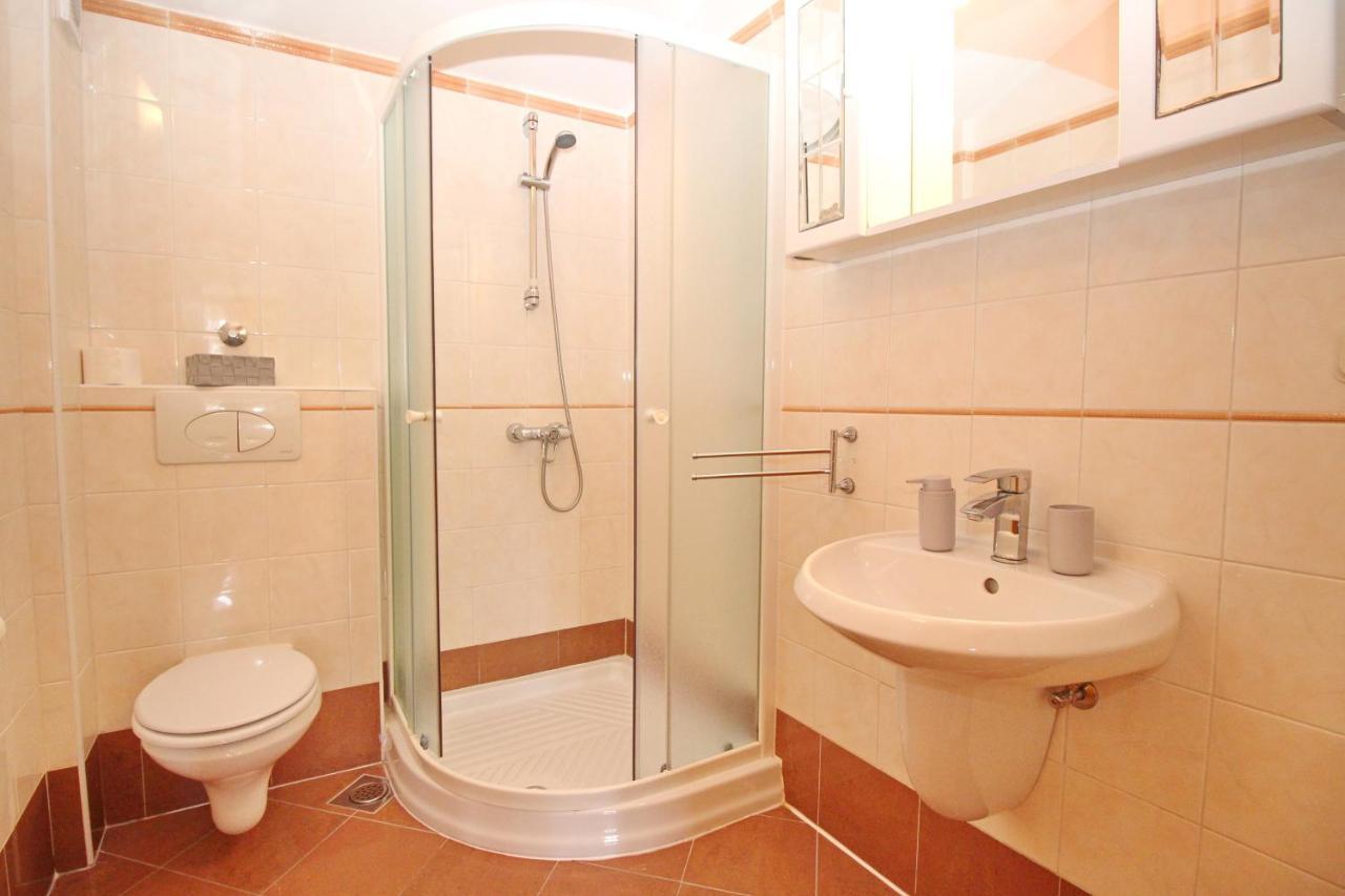Apartments With A Parking Space Baska, Krk - 18794 מראה חיצוני תמונה